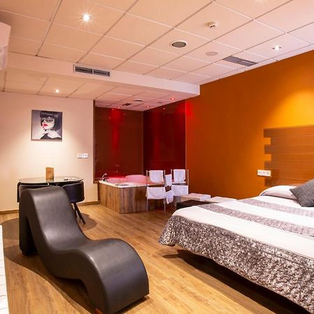 Motel Los Abedules Oviedo Esterno foto