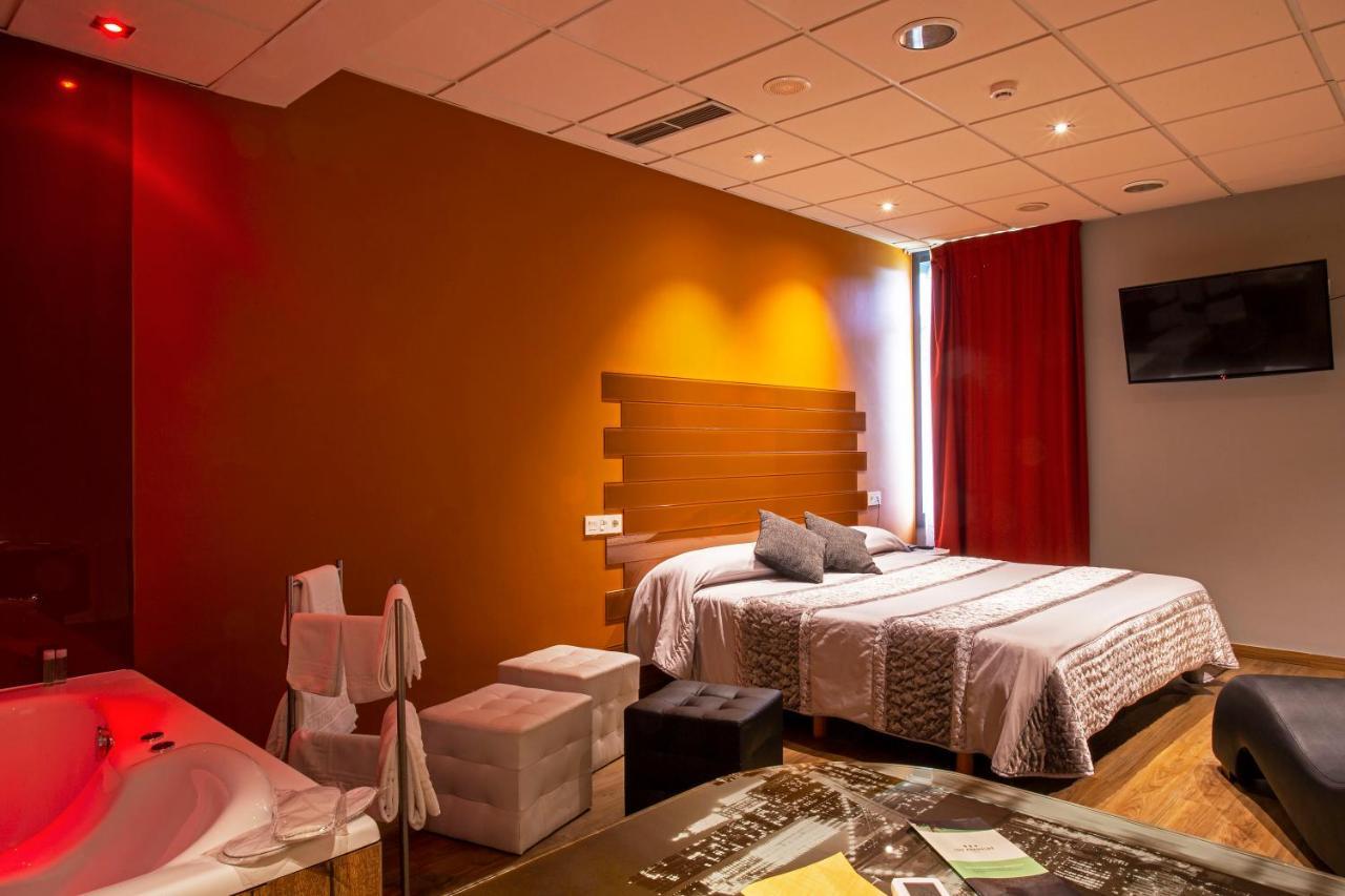 Motel Los Abedules Oviedo Esterno foto