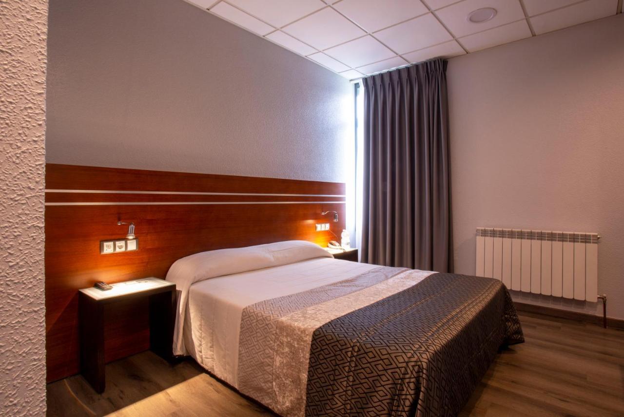 Motel Los Abedules Oviedo Esterno foto