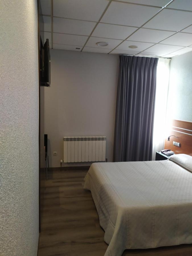 Motel Los Abedules Oviedo Esterno foto